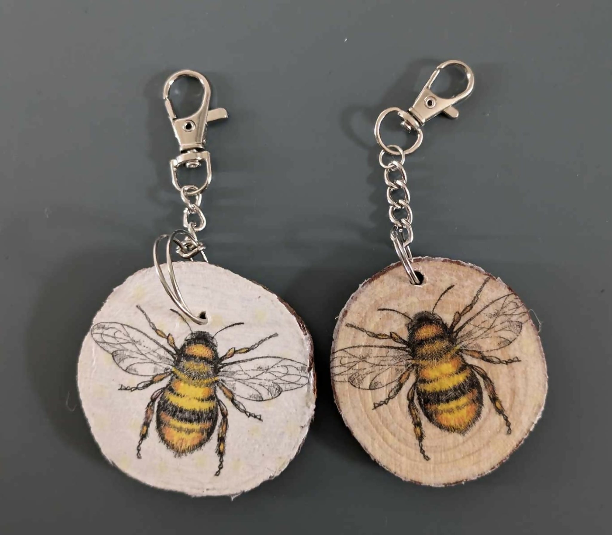 Bee wood cookie keyring