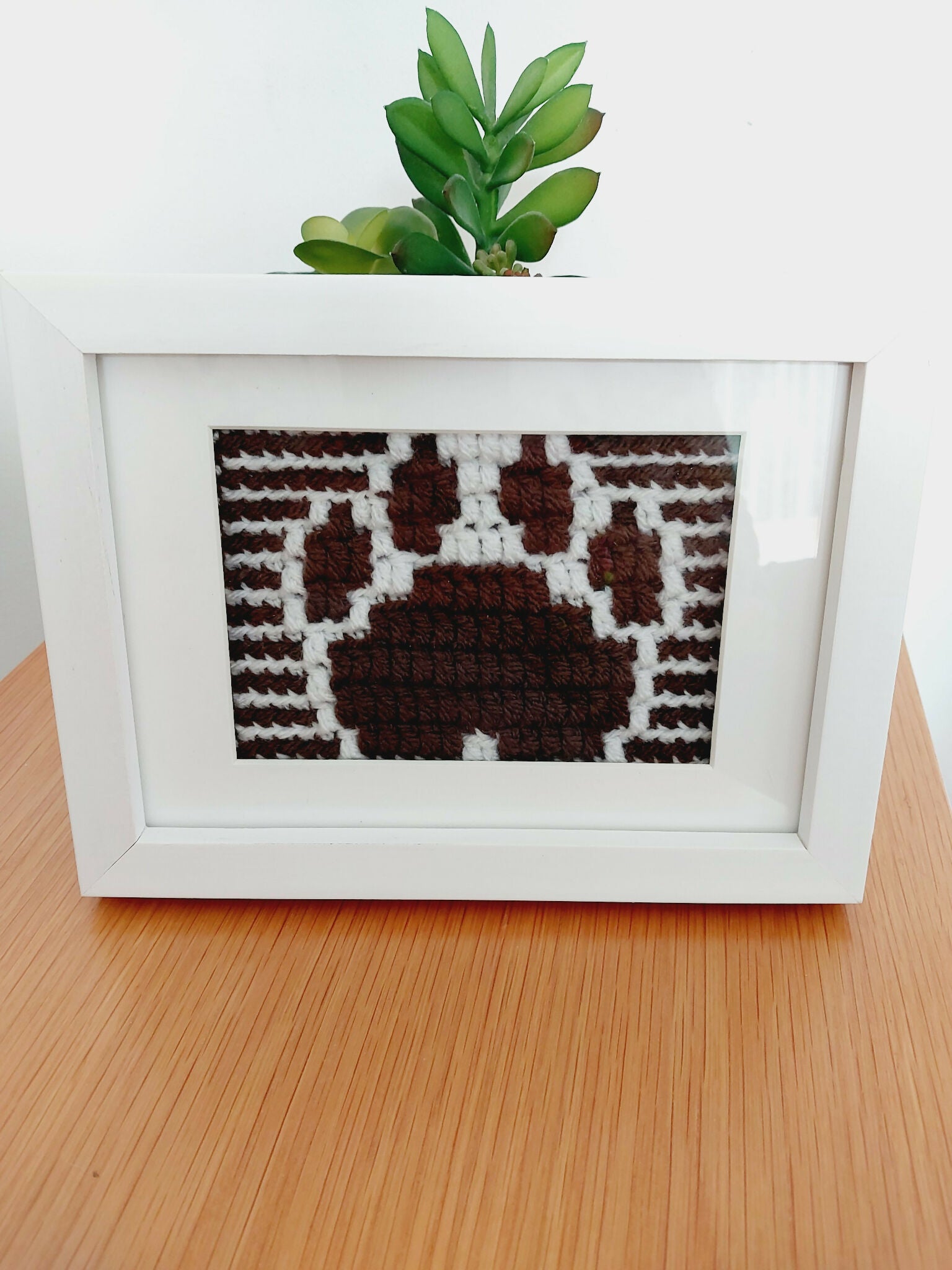 Paw Picture Brown & White with frame