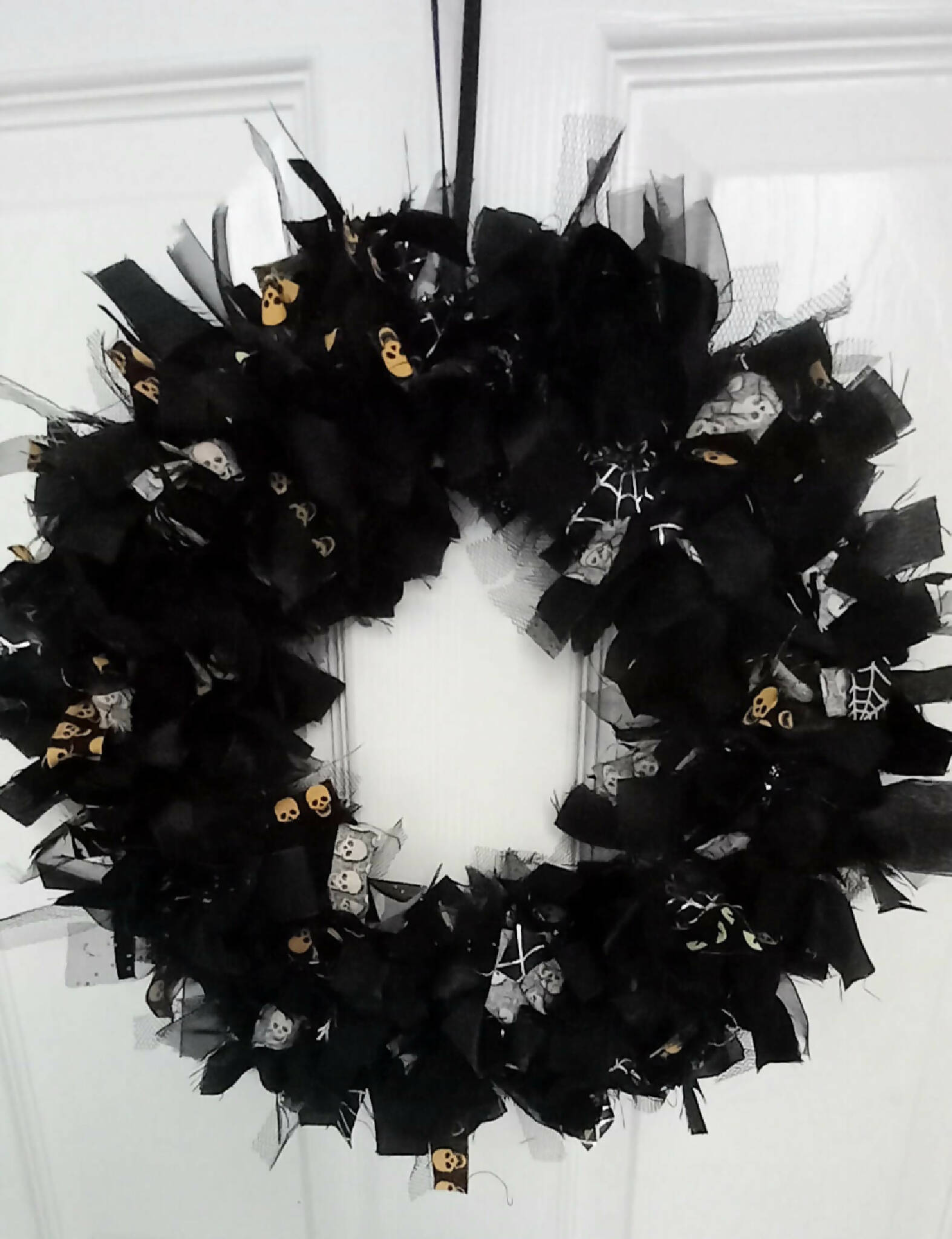 Halloween Rag Wreath in Black