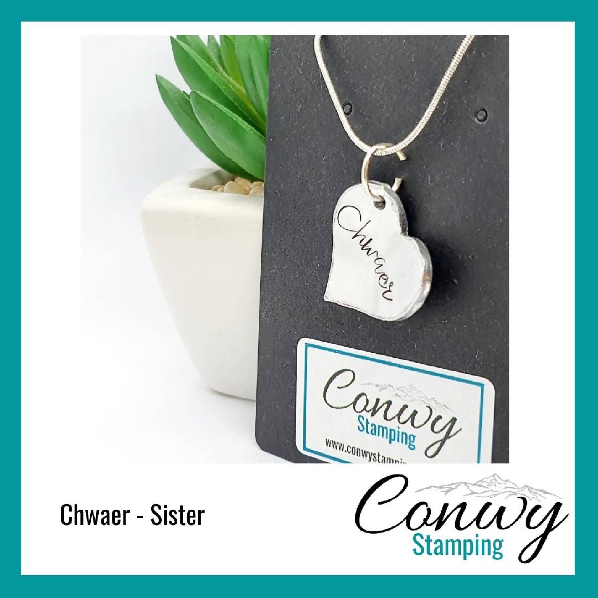 Chwaer Sister Necklace