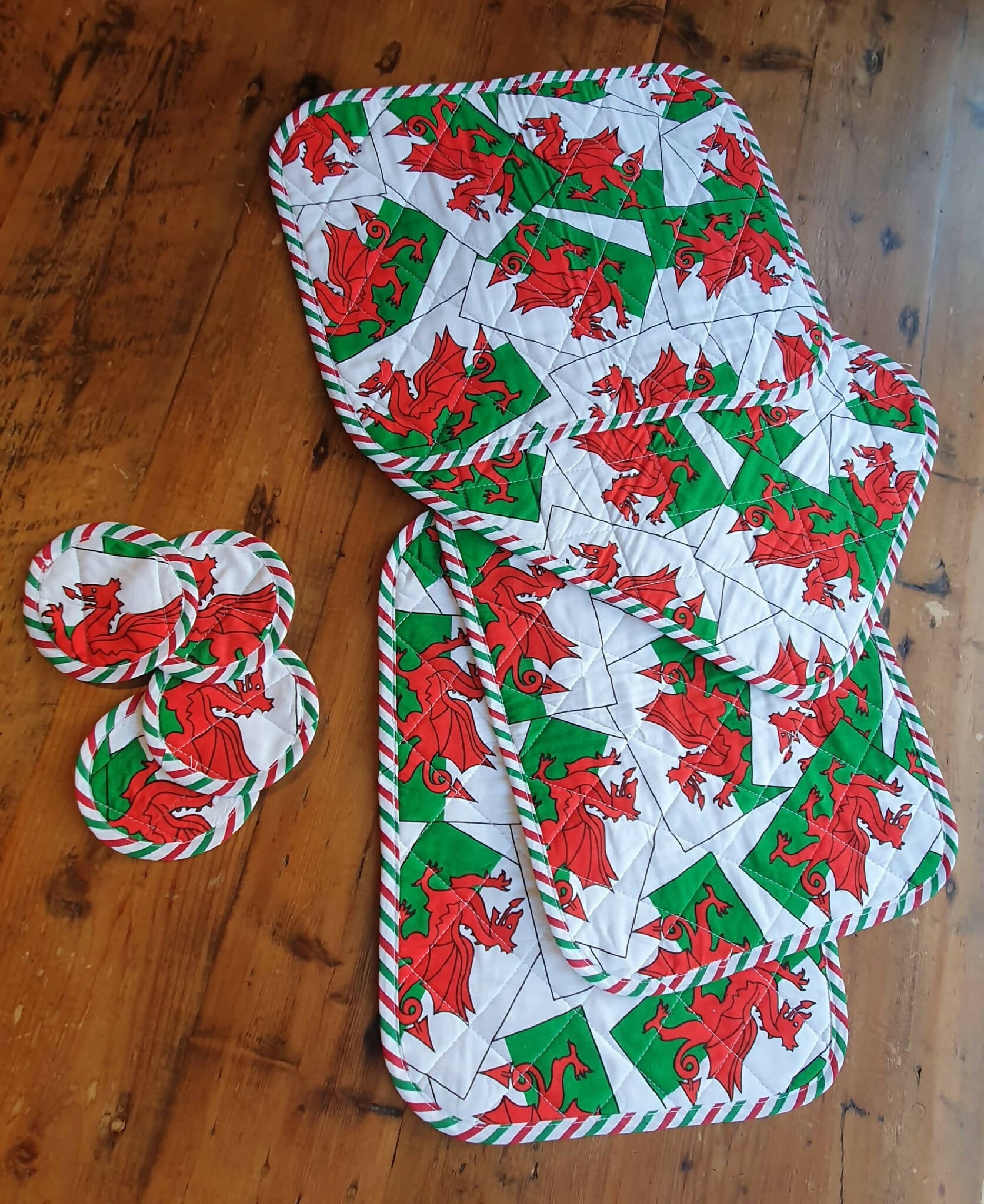 100% cotton fabric Welsh Dragon placemats and coasters