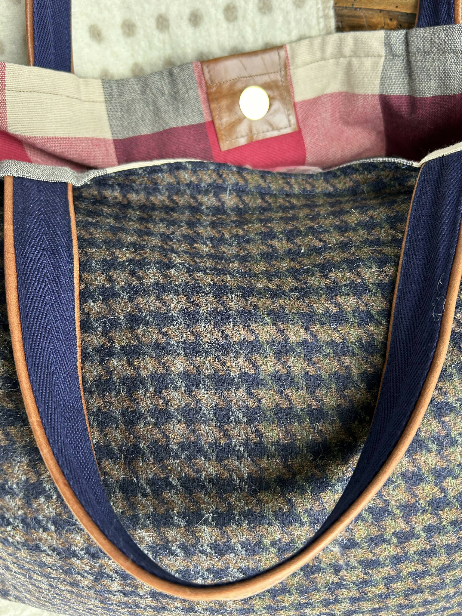 Wool shopper tote